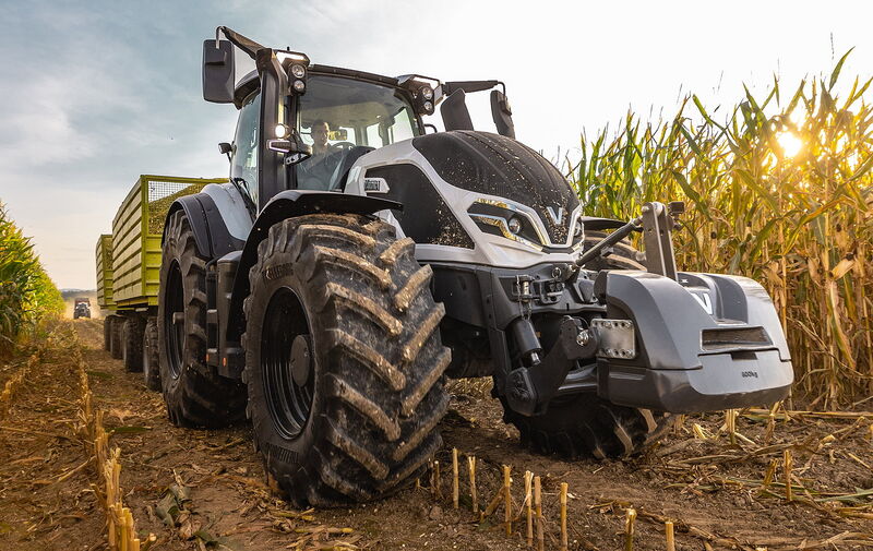 2206-valtra-q-series-c.jpg