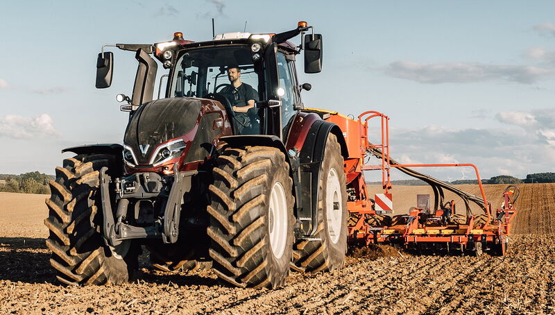 2206-valtra-q-series-b.jpg