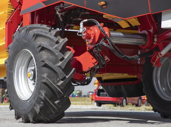 2206-grimme-select_200_telescoping-axle-563x420.jpg