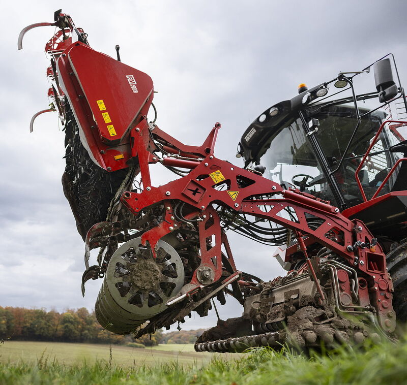 2206-grimme-rexor_oppel_wheel_in_maintenance_position.jpg