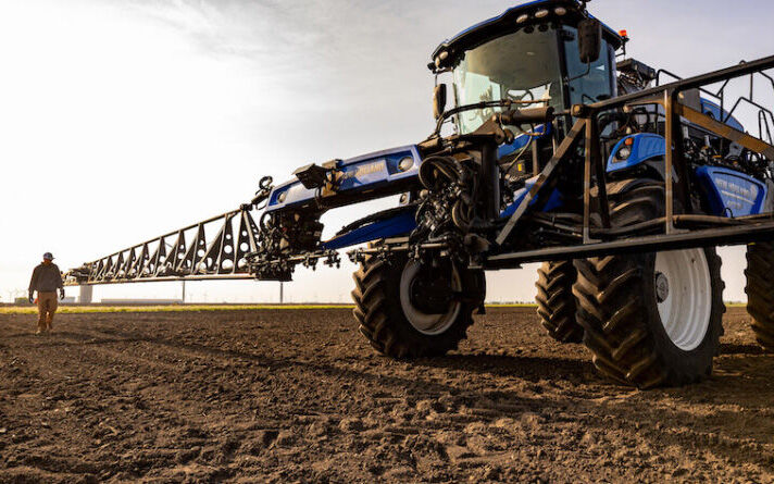 New-Holland-sprayer-800x4451-1.jpg